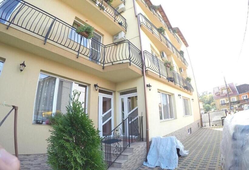 پانسیون Vila Cristal