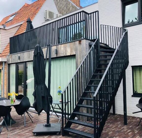 تختخواب و صبحانه Suites Le Porte Bonheur