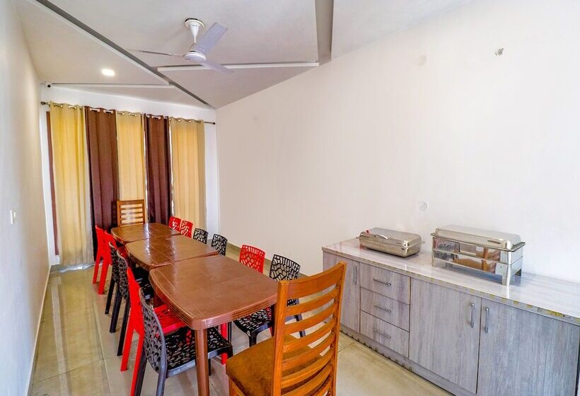 Fabhotel Golden Home