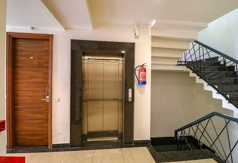 Fabhotel Golden Home