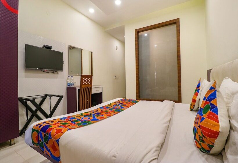 Fabhotel Golden Home