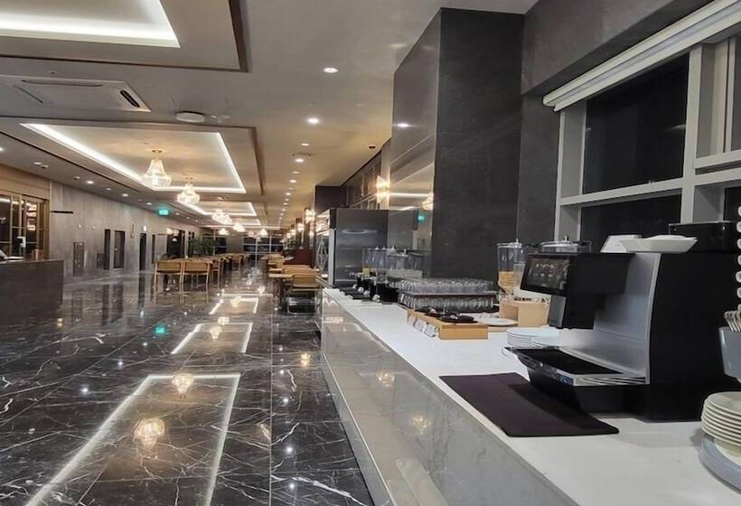 Layers Hotel Busan Hadan