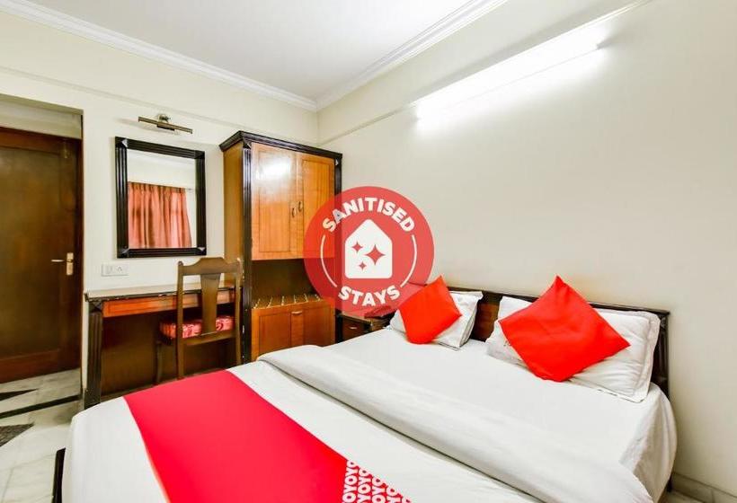 Hotel Oyo 76778  Guru International