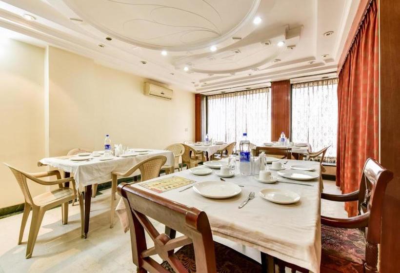 Hotel Oyo 76778  Guru International