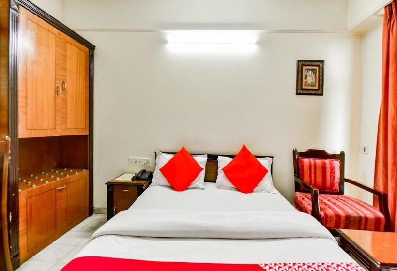 Hotel Oyo 76778  Guru International