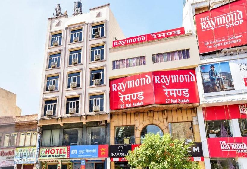 Hotel Oyo 76778  Guru International