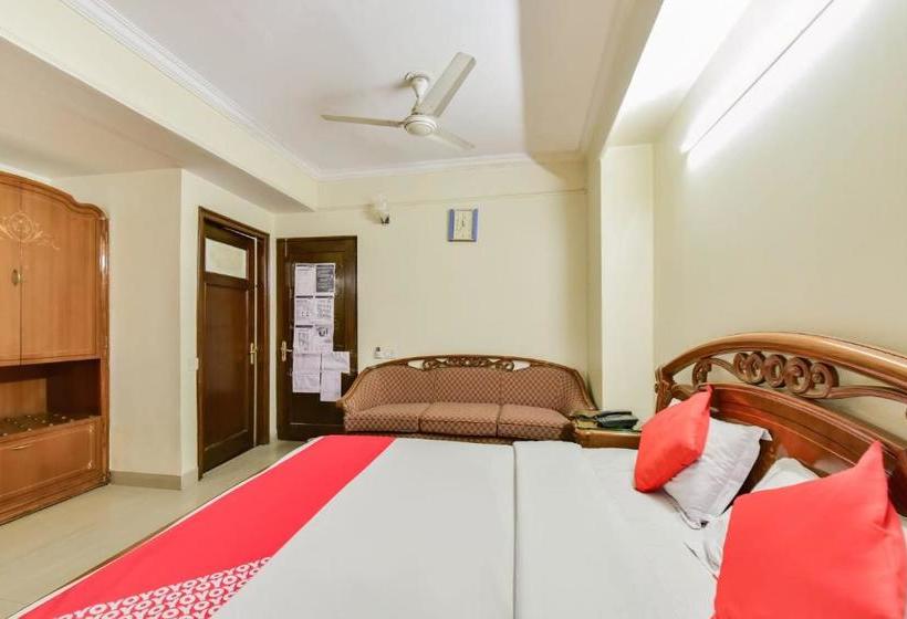 Hotel Oyo 76778  Guru International