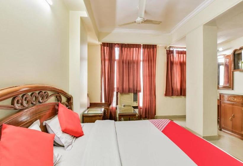 Hotel Oyo 76778  Guru International