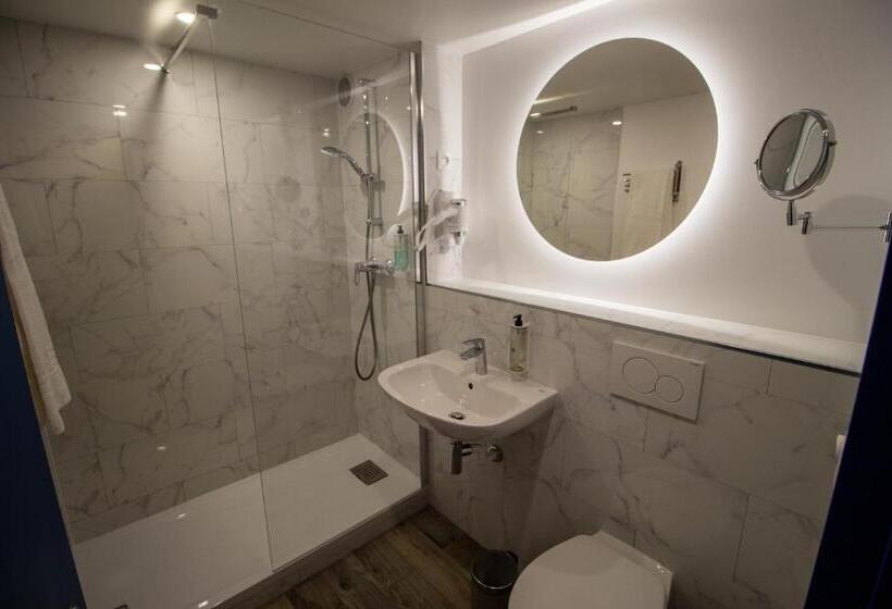 هتل Rbx  Roubaix Centre