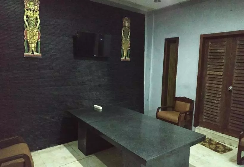 ホテル Spot On 90146 Sugianto Guesthouse Syariah