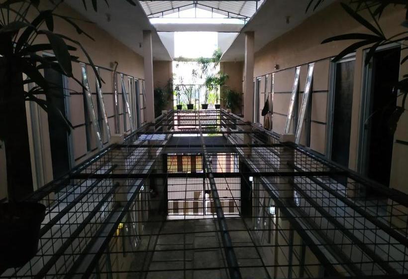 Hotel Spot On 90146 Sugianto Guesthouse Syariah