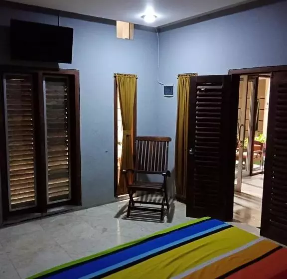 ホテル Spot On 90146 Sugianto Guesthouse Syariah