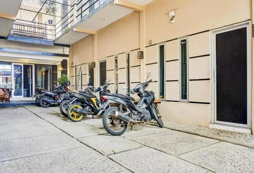 ホテル Spot On 90146 Sugianto Guesthouse Syariah