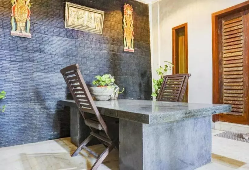 ホテル Spot On 90146 Sugianto Guesthouse Syariah