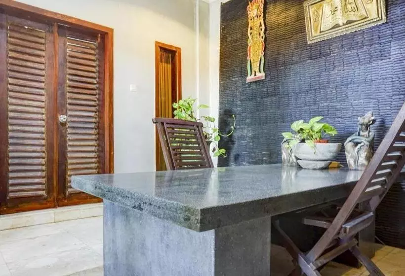 ホテル Spot On 90146 Sugianto Guesthouse Syariah