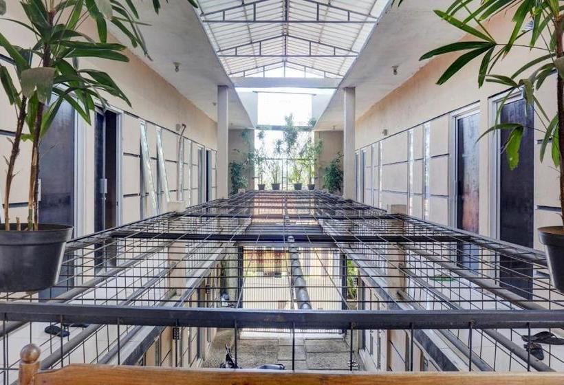 Hotel Spot On 90146 Sugianto Guesthouse Syariah