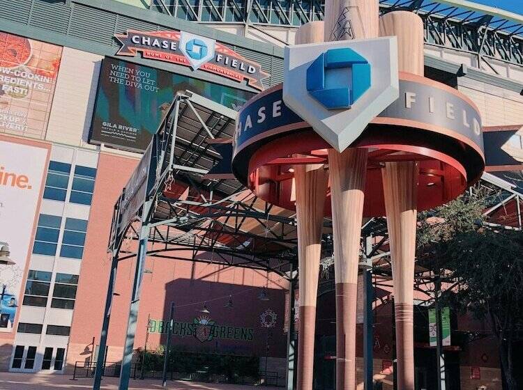 هتل The Westin Tempe