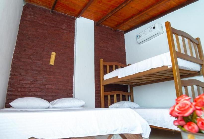 پانسیون Hostal Buena Vida