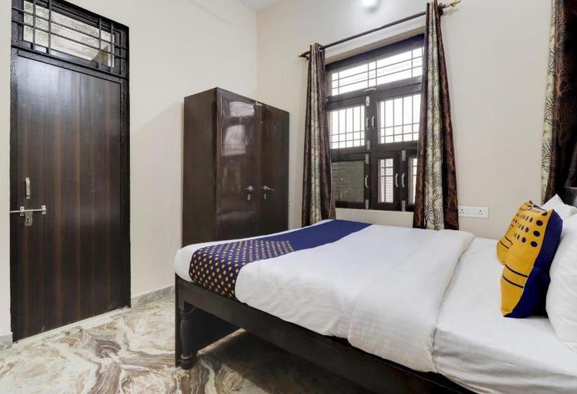 호텔 Spot On 76176  Royal Palace