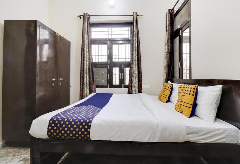 호텔 Spot On 76176  Royal Palace