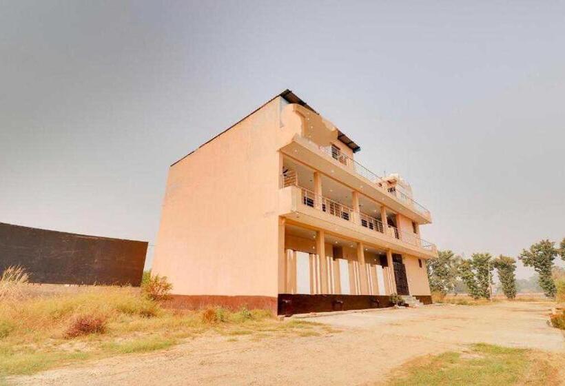 호텔 Spot On 76176  Royal Palace