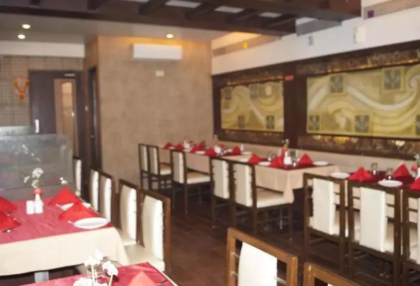 ホテル Khandesh Residency