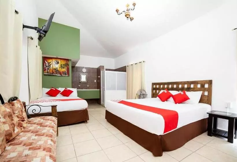 Hotelli Villas De San Miguel Media Luna