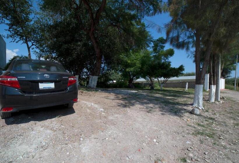 בית מלון כפרי Villas De San Miguel Media Luna