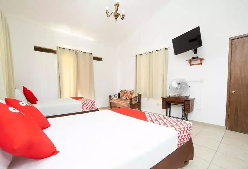 Hotelli Villas De San Miguel Media Luna