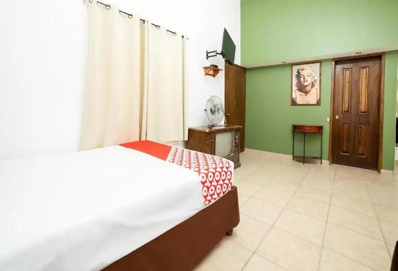 Hotelli Villas De San Miguel Media Luna