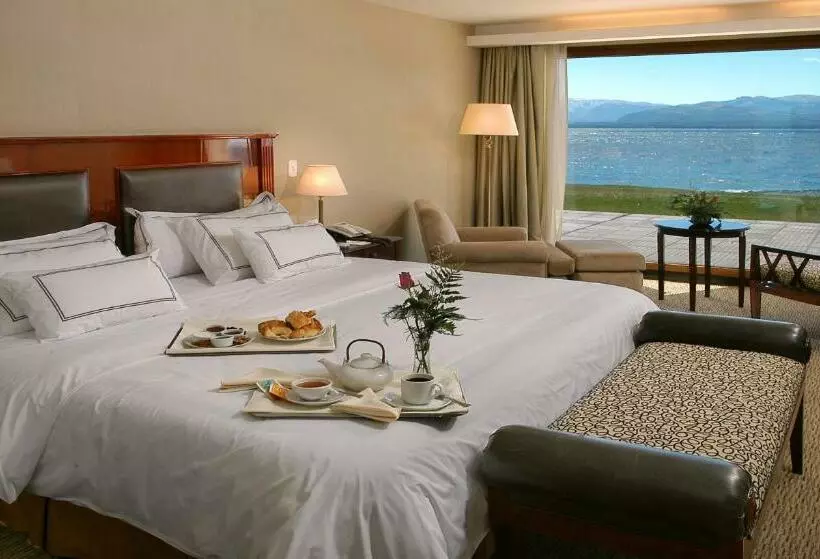 Cacique Inacayal Lake Hotel & Spa