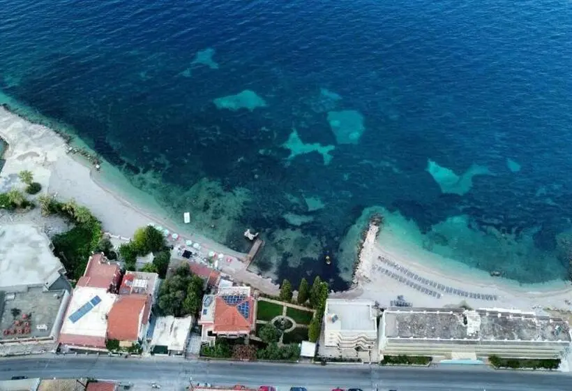 Hotelli Corfu Maris