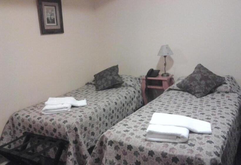 هتل Hosteria Les Eclaireurs