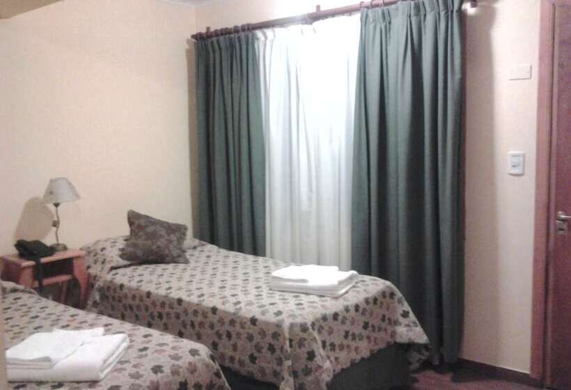 هتل Hosteria Les Eclaireurs