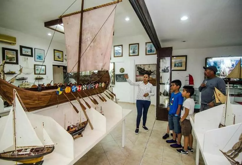 Отель Lorencillo Miramar