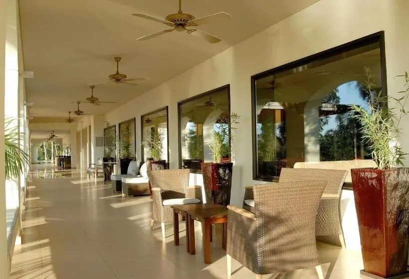 ホテル Panoramic Grand  Iguazu