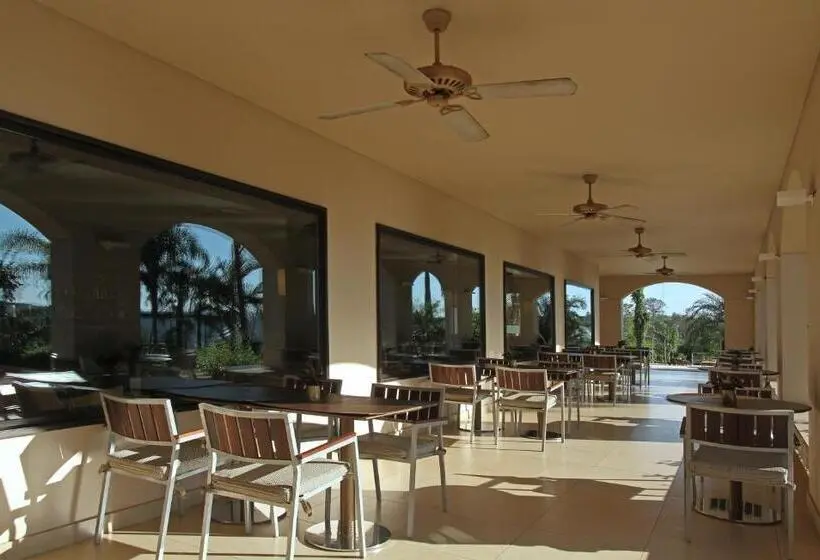 ホテル Panoramic Grand  Iguazu