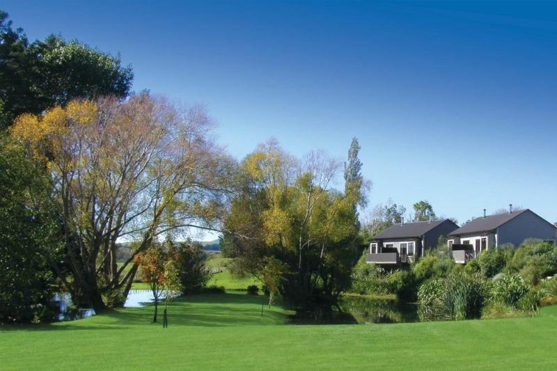 בית מלון כפרי Parehua Resort