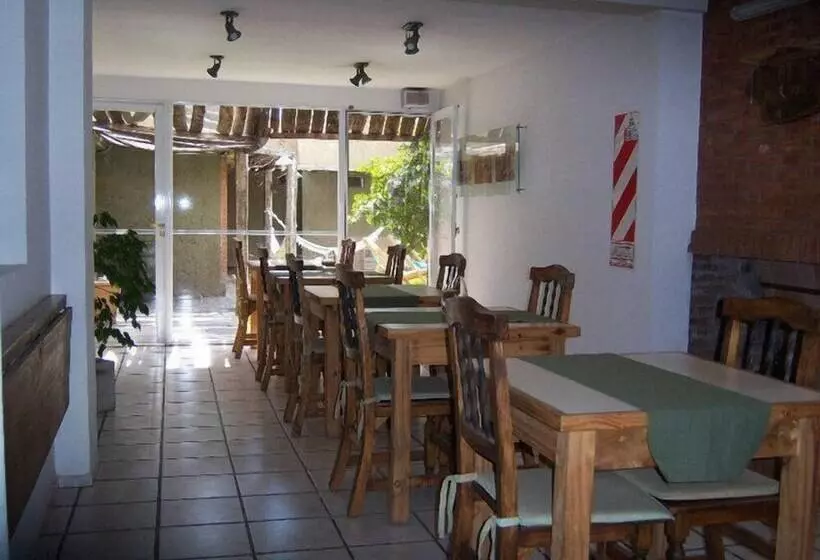 فندق Red Wine Club