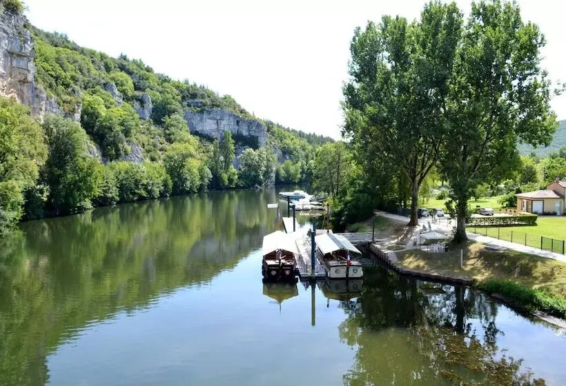 Отель Restaurant Les Falaises