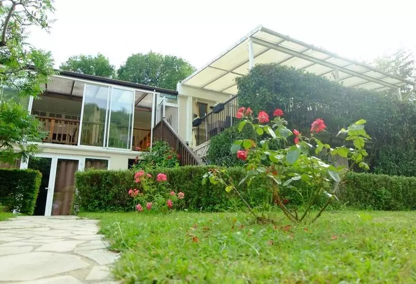 Отель Restaurant Les Falaises