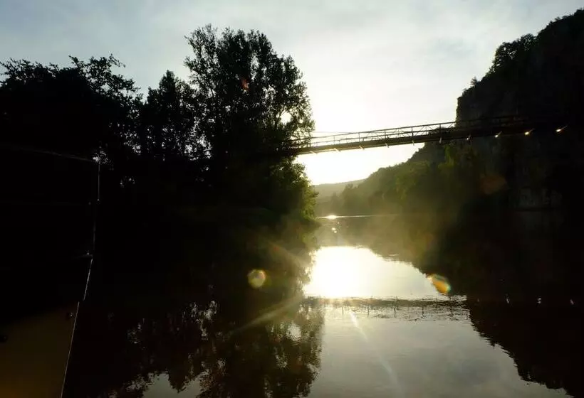 Отель Restaurant Les Falaises