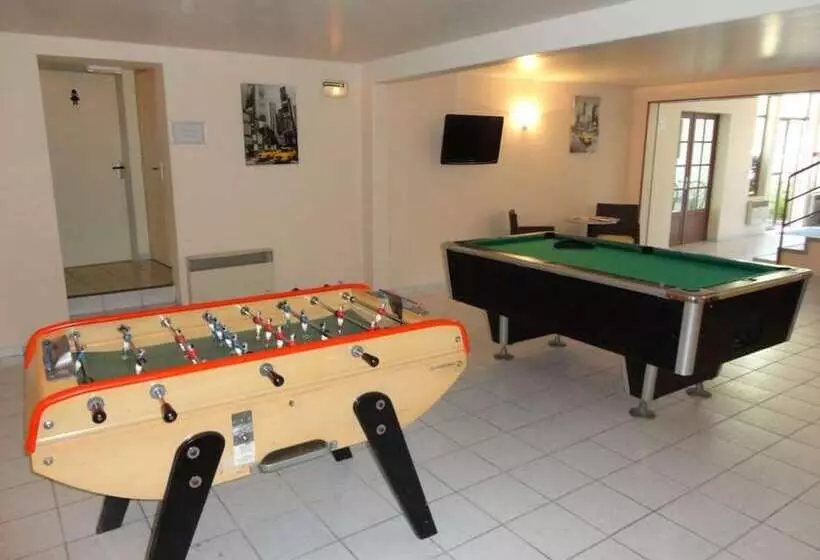 Отель Restaurant Les Falaises