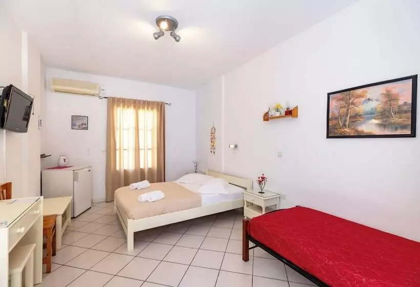 ホテル Froudi Rooms