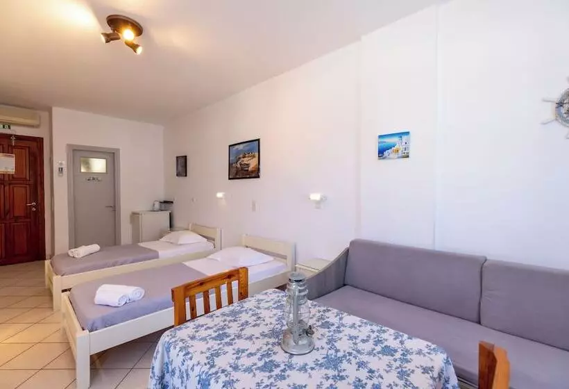 ホテル Froudi Rooms