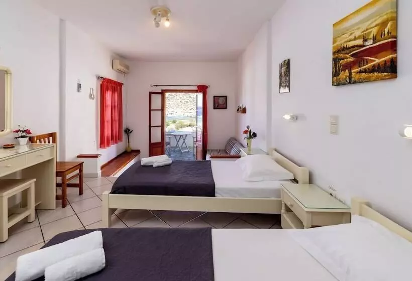 ホテル Froudi Rooms