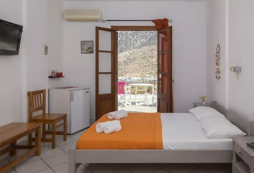 ホテル Froudi Rooms