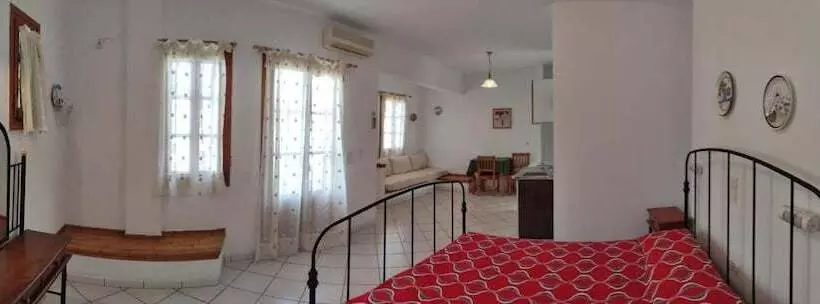 ホテル Froudi Rooms