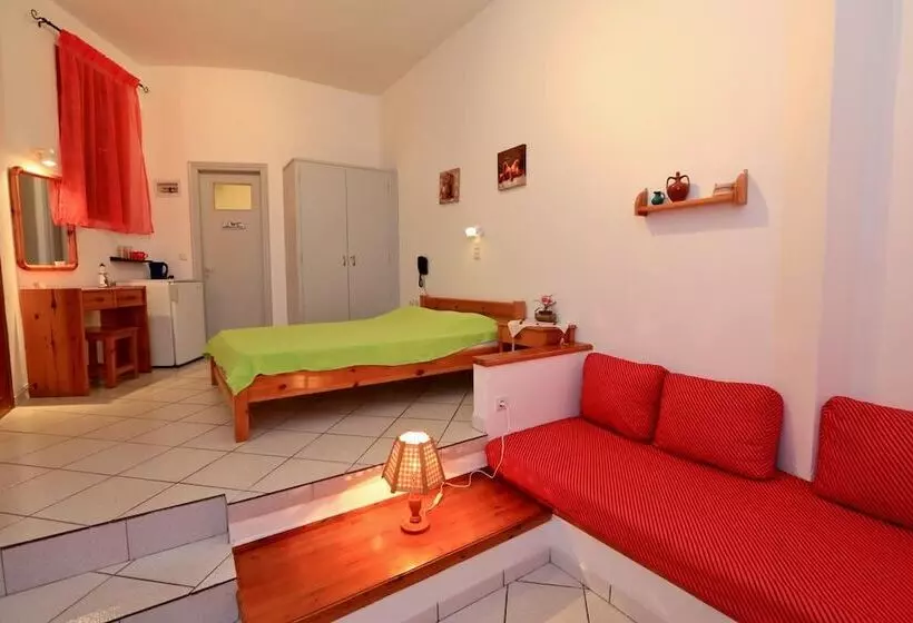 ホテル Froudi Rooms