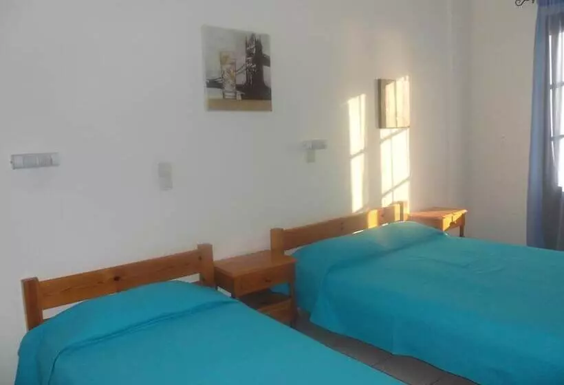 ホテル Froudi Rooms